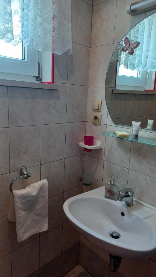 Apartmani Mary Dugi Rat Εξωτερικό φωτογραφία