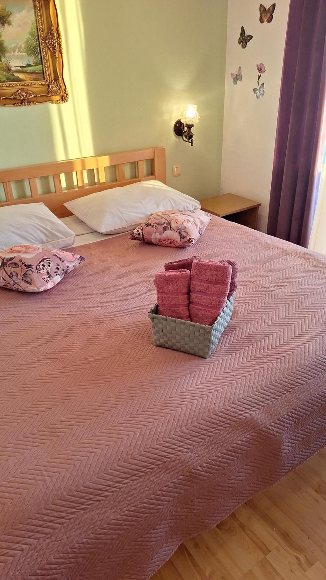Apartmani Mary Dugi Rat Εξωτερικό φωτογραφία