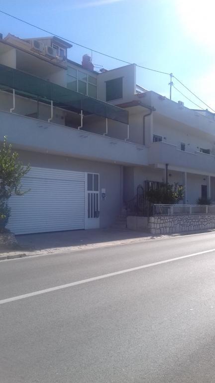 Apartmani Mary Dugi Rat Εξωτερικό φωτογραφία